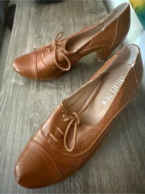 chelsea crew Brown Lace-Up Mid Heel Pumps